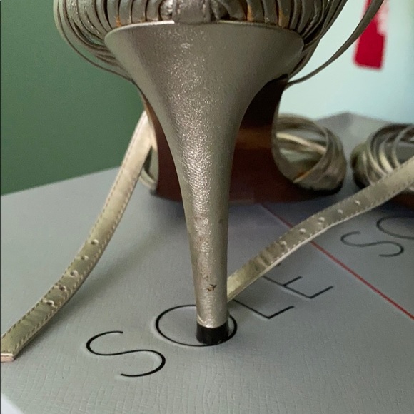 Heels - Picture 4 of 6